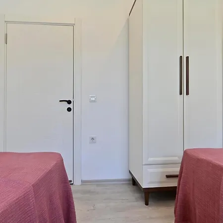Valiant Apartment